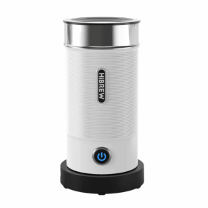 HiBREW M1A – електрическа машина за млечна пяна за перфектно кафе изживяване. Насладете се на кремообразна млечна пяна с HiBREW M1A, която ви позволява да приготвите идеалното капучино, лате или освежаваща студена напитка. Машината е лесна за употреба и се изключва автоматично, след като приключи. Благодарение на компактния си дизайн и незалепващото покритие, почистването е бързо и без усилия.